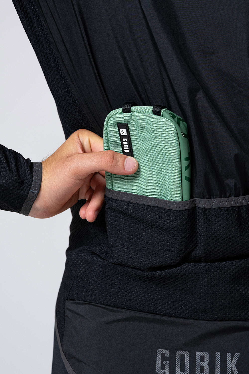 FUNDA DE MOVIL ESSENTIAL 2.0 HEDGE GREEN