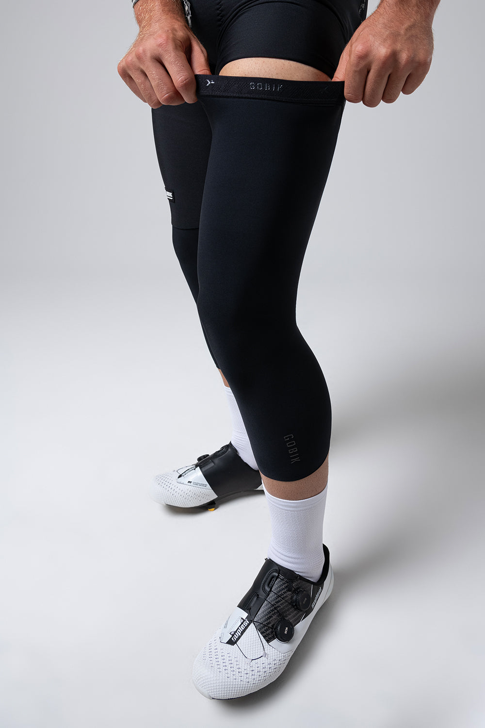 RODILLERAS HARU 2.0 UNISEX PITCH BLACK