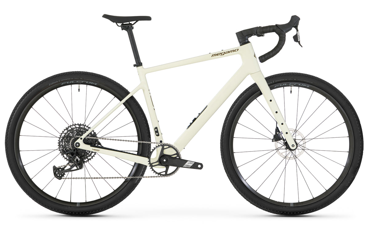 Megamo West 10 2026 - Sand